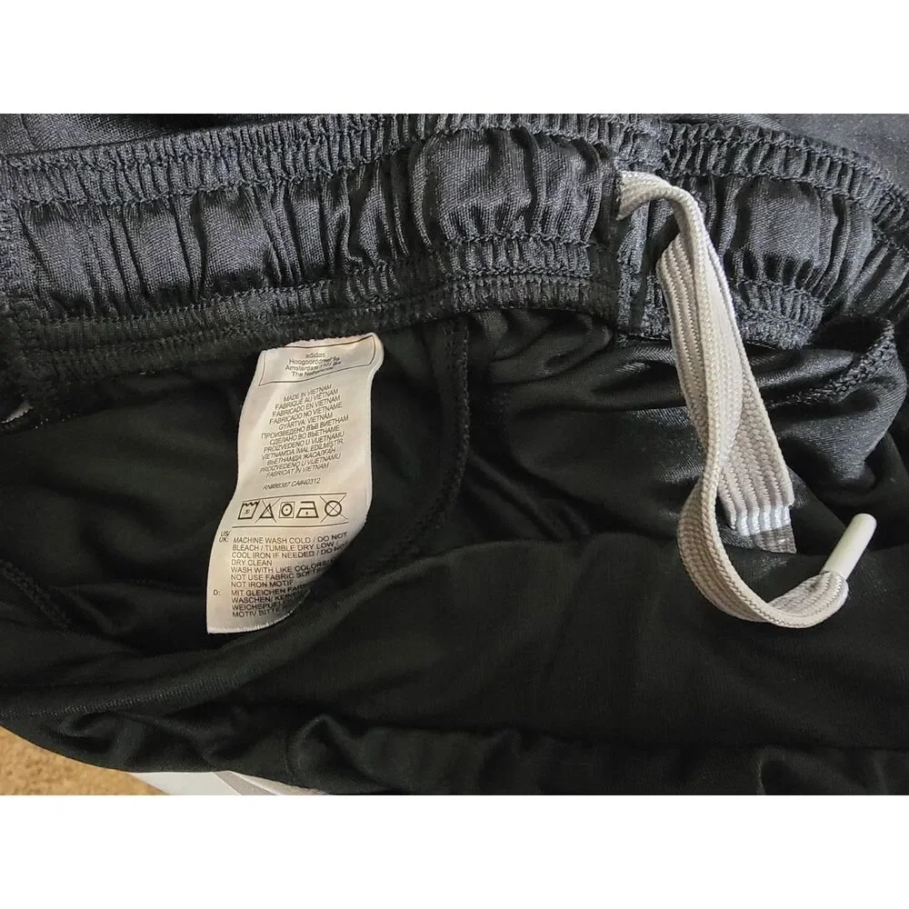 Adidas Aeroready Men's Black & White Zip Pocket Shorts - 28x19